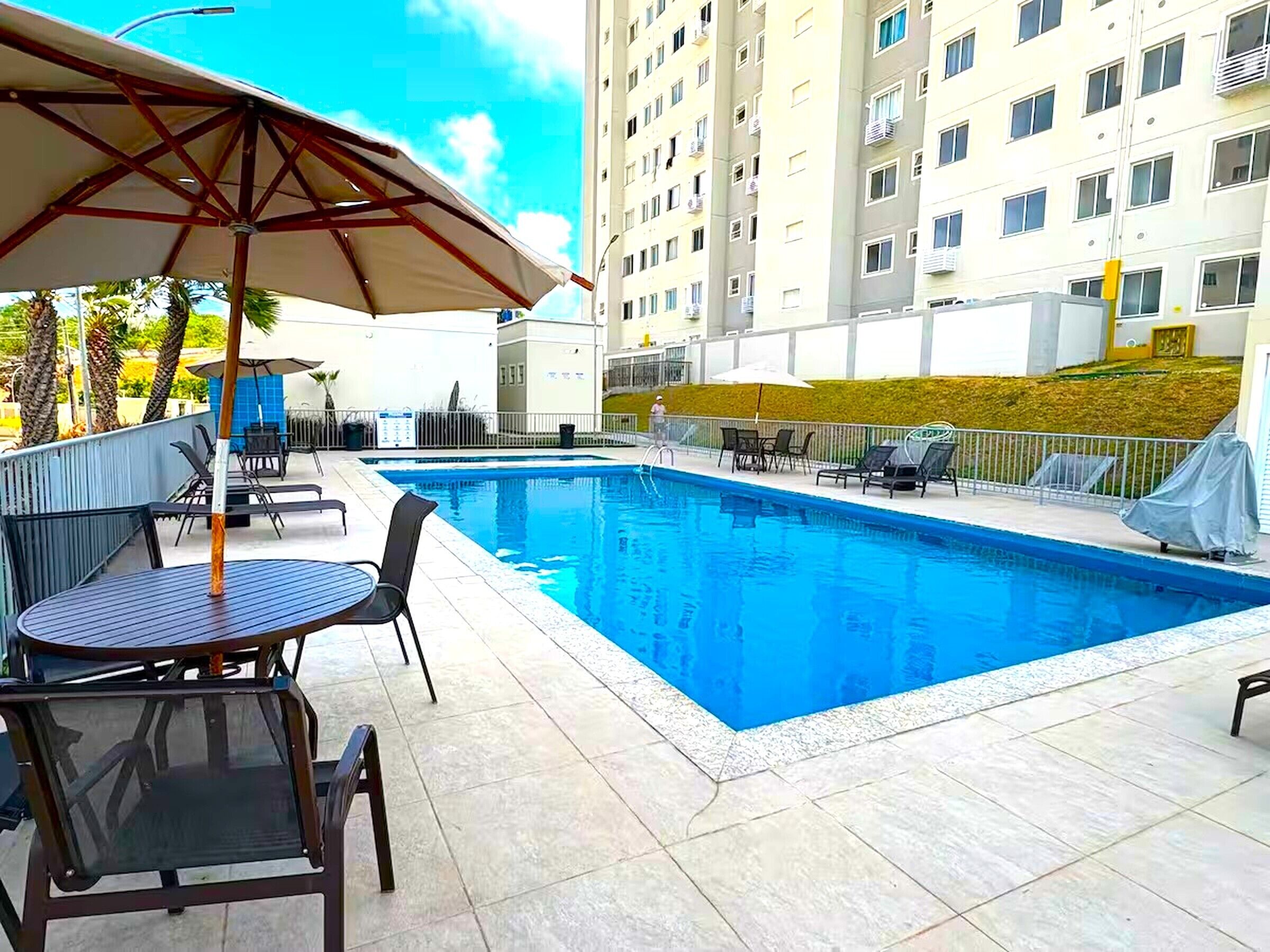 2 albercas al aire libre 