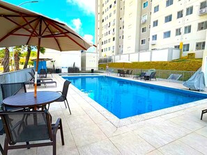 2 piscinas al aire libre