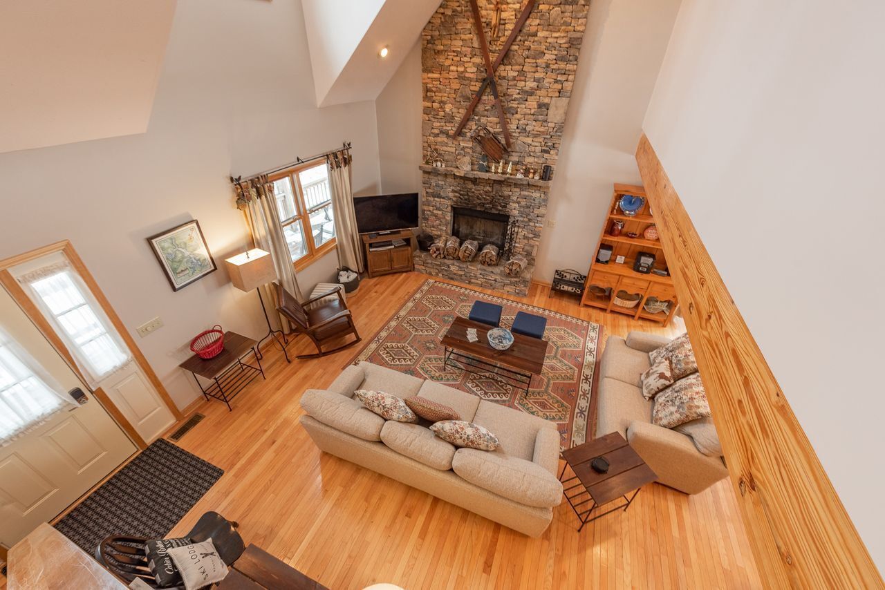 Smart TV, fireplace, DVD player, books