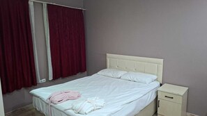 Economy tweepersoonskamer, uitzicht op heuvels