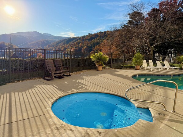 Outdoor pool, a heated pool - Walk to Anakeesta & Aquarium, Cozy 2BR, Pool + Hot Tub, Sleeps 5 (Gatlinburg)