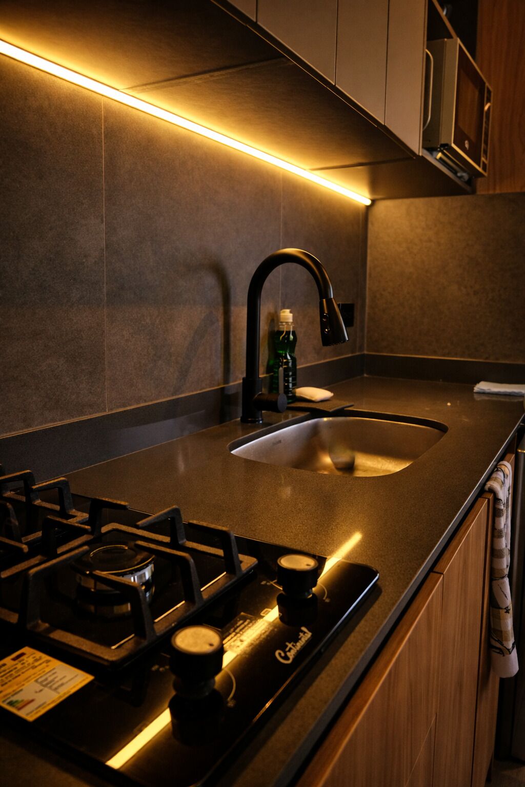 冰箱、微波炉、炉灶、洗碗机