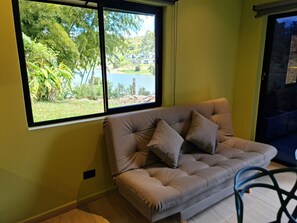 Unclassified image, 3 of 30, button - Cabin with Jacuzzi in front of the Guatapé Lake. (Peñol)