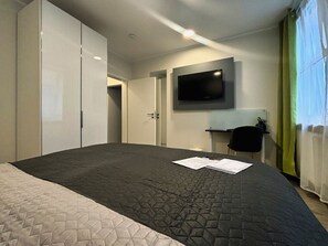 2 habitaciones, escritorio, wifi y ropa de cama 