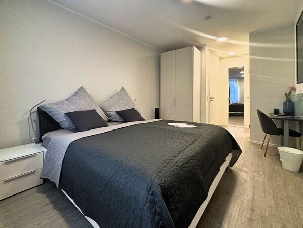 1 habitación, escritorio, wifi y ropa de cama