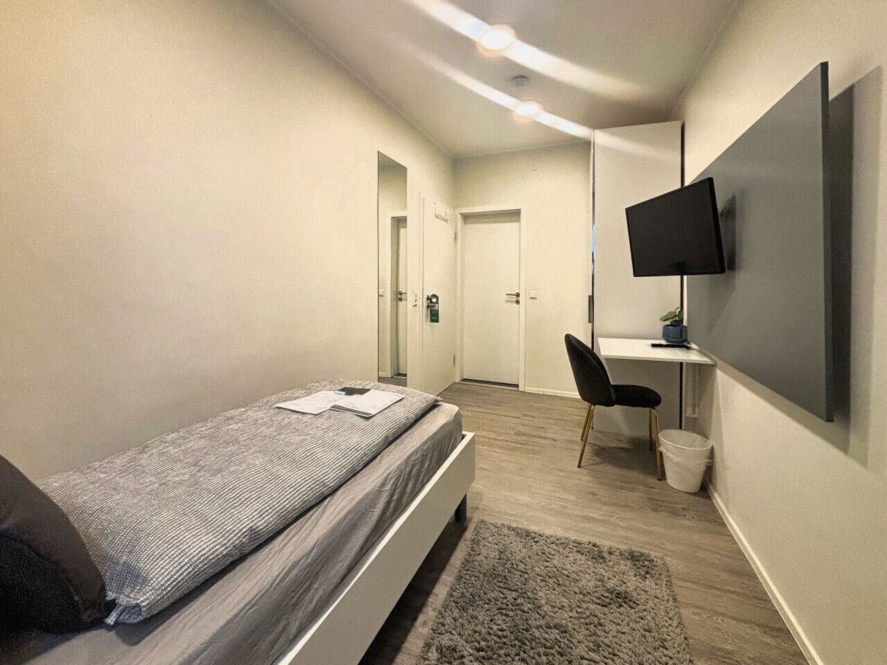 1 間睡房、書桌、Wi-Fi、床單