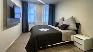 1 Schlafzimmer, Schreibtisch, WLAN, Bettwäsche