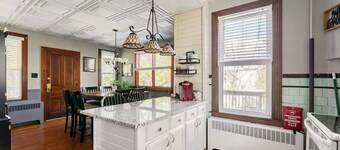 Jim Thorpe Center House - Families and Groups Welcome - Walkable