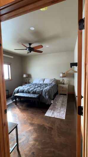 2 bedrooms, Internet, bed sheets