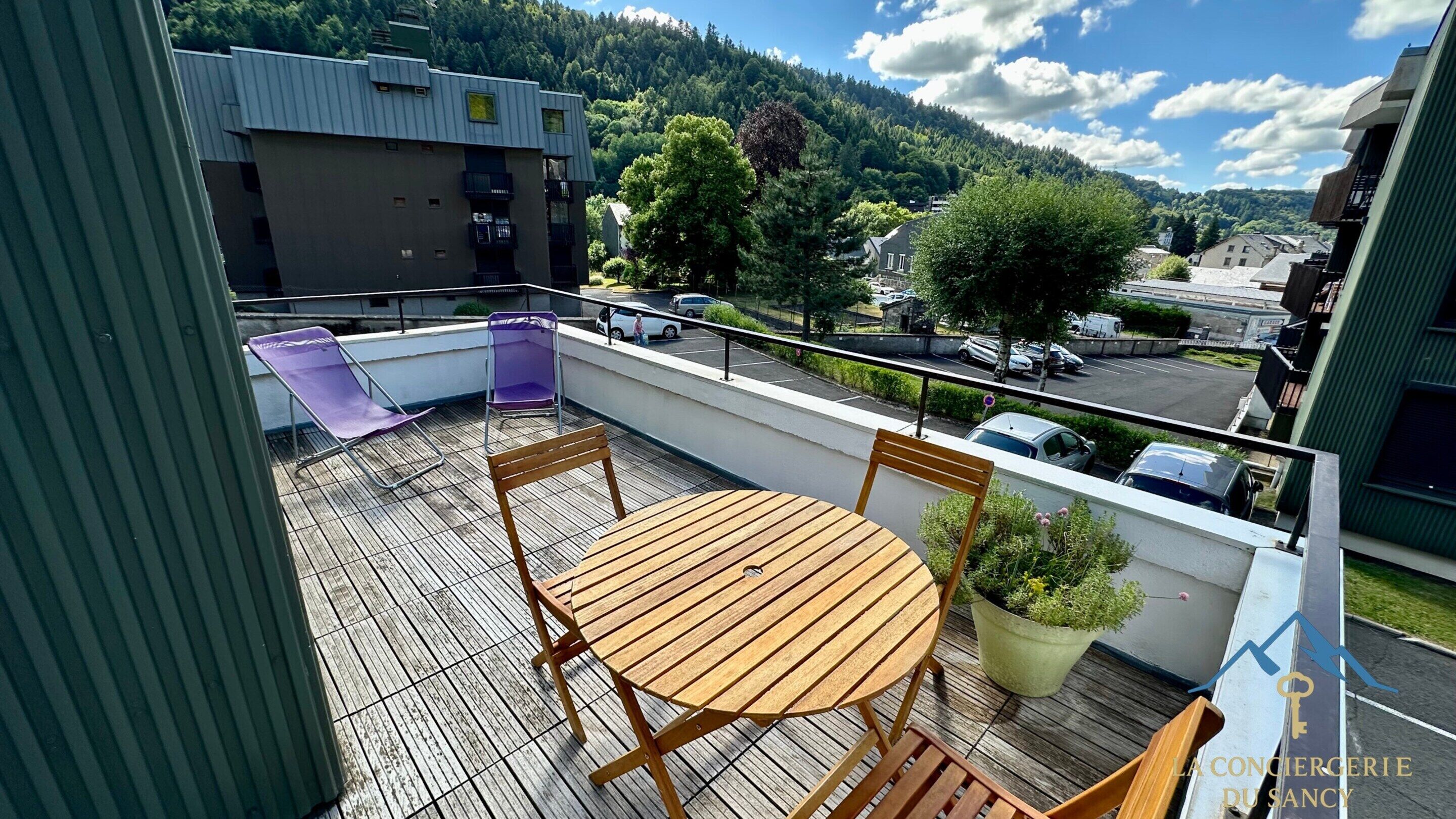 Apartment | Outdoor dining