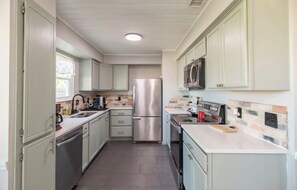Fridge, microwave, oven, stovetop - Near Dyess! Minutes from everything! Quiet neighborhood! Heart of Abilene! (Abilene)