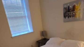 1 chambre, fer et planche Ă repasser, Wi-Fi, draps fournis