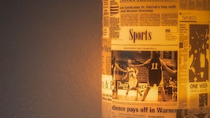 A wall with a newspaper display. - La Colombaia Bed and Rooms (Belvedere Marittimo)