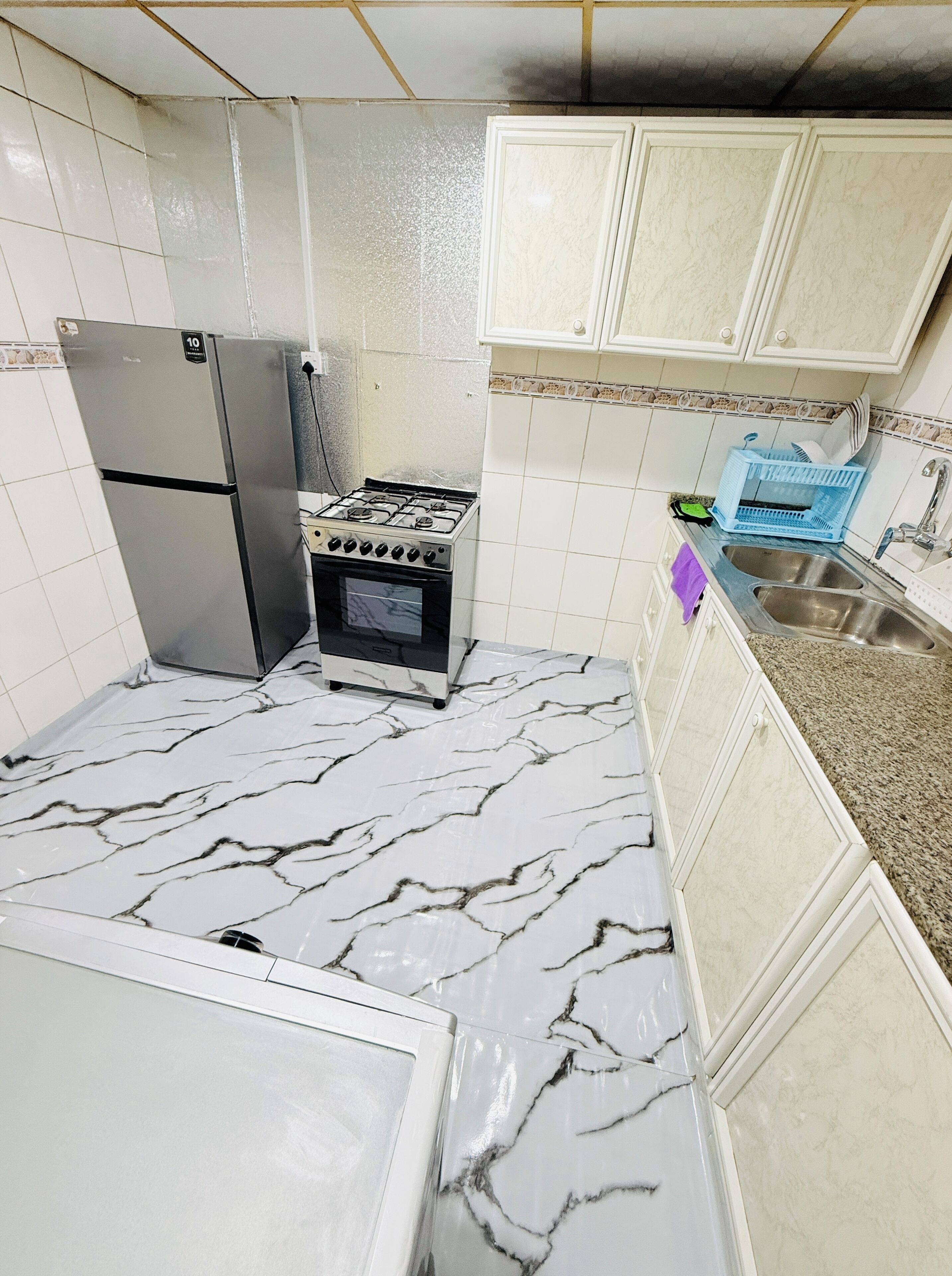 Peti sejuk/penyejuk beku saiz penuh, ketuhar gelombang mikro, ketuhar 