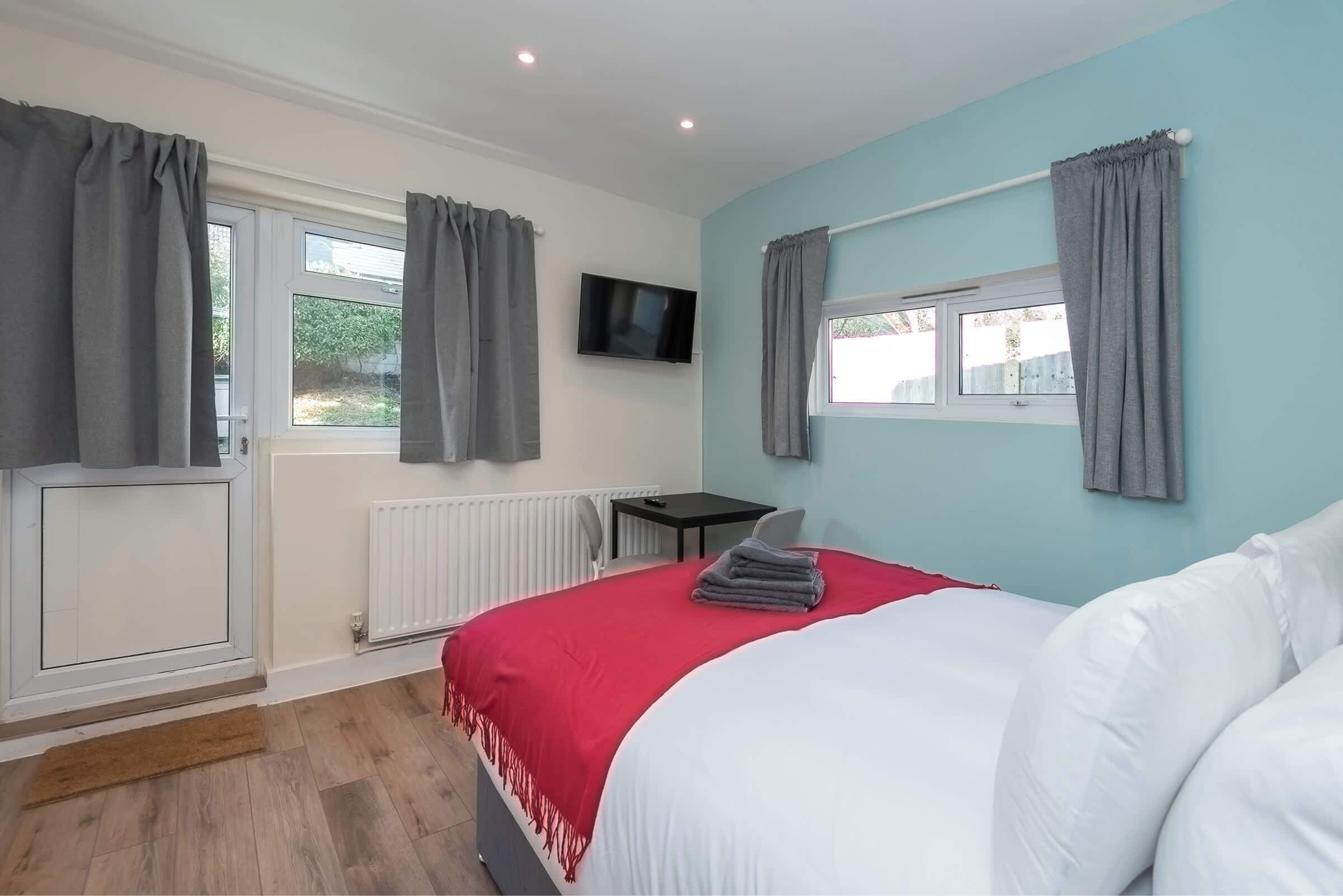 1 bedroom, iron/ironing board, Internet, bed sheets