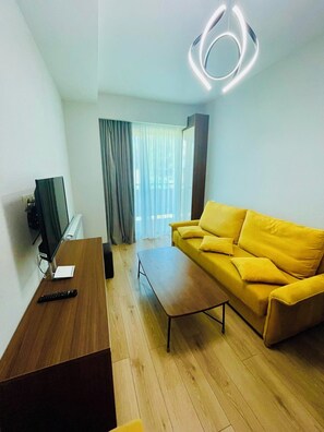Living area - Crystal Residence – Balcony with Ski Slope View (Bakuriani)