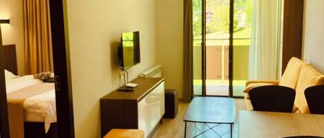 1 habitación, tabla de planchar con plancha, wifi y ropa de cama