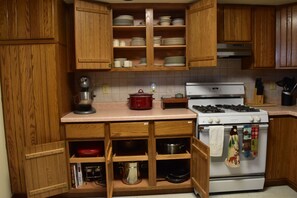 Micro-ondas, fogão, cooktop, lava-louças