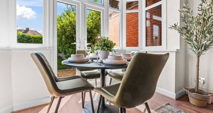 Huge Stunning 5 Bedroom Home with 6 Beds - NR Central Birmingham, City Centre