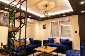 ห้องซูพีเรียสวีท, ลานระเบียง | ภายใน