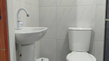 Bruser, håndklæder, Sæbe, Toiletpapir