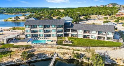 Lakefront Possum Kingdom Condo - Marina Access - Pool, Hot Tub, Gym, Hells Gate