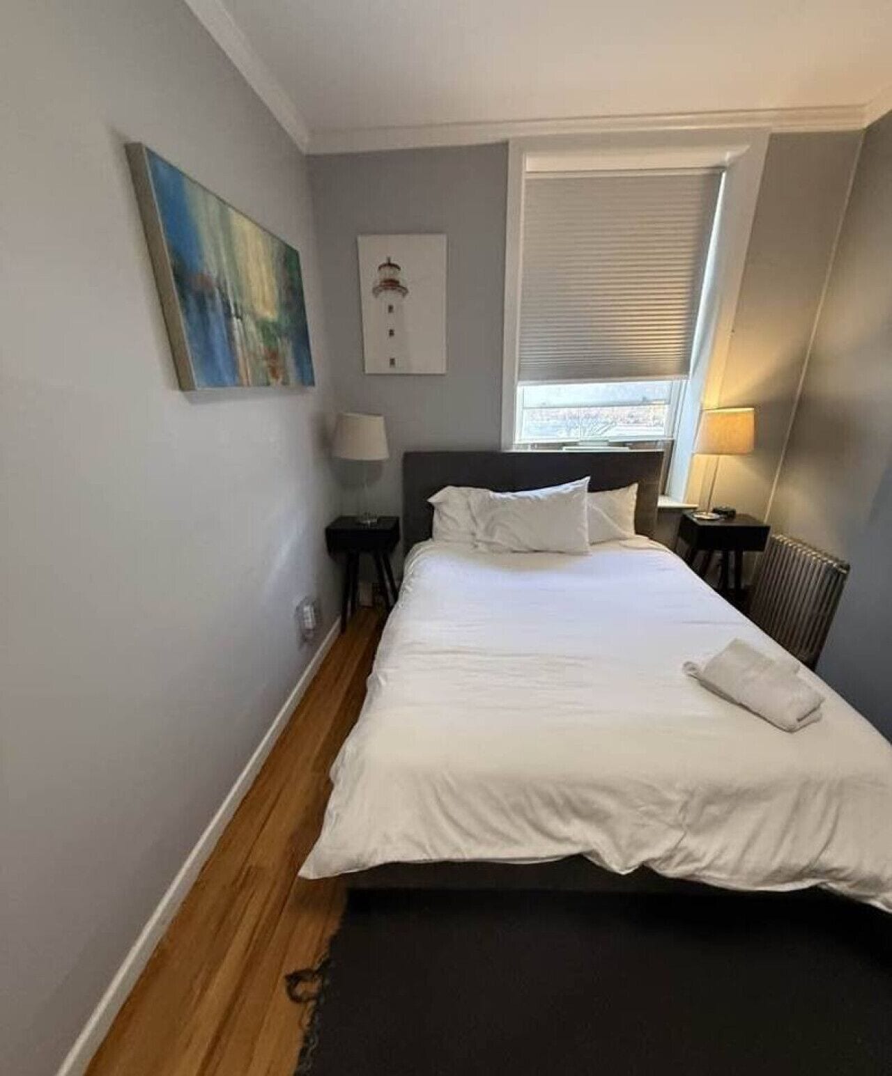 1 habitación, tabla de planchar con plancha, wifi y ropa de cama 