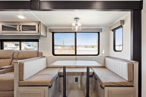 Interior - Joy Drive In Movie & RV Resort - Puma - Joy Drive In Movie & RV Resort - Puma (Copperas Cove)