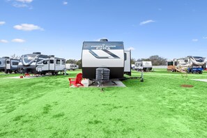 Property grounds - Joy Drive In Movie & RV Resort - Puma - Joy Drive In Movie & RV Resort - Puma (Copperas Cove)
