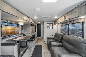 TV - Joy Drive In Movie & RV Resort - Imagine! - Joy Drive In Movie & RV Resort - Imagine! (Copperas Cove)