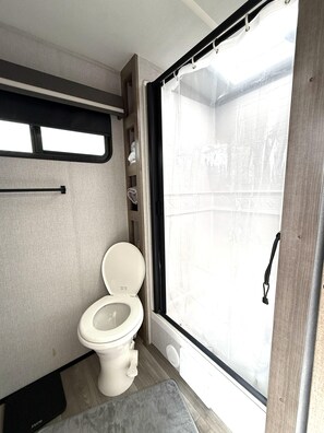 Towels - Joy Drive In Movie & RV Resort - Imagine! - Joy Drive In Movie & RV Resort - Imagine! (Copperas Cove)