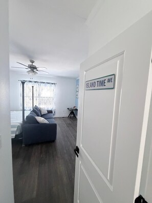 Interior - Pearl of the Oasis - Let this be a getaway full of fun and candied moments! (Miramar Beach)