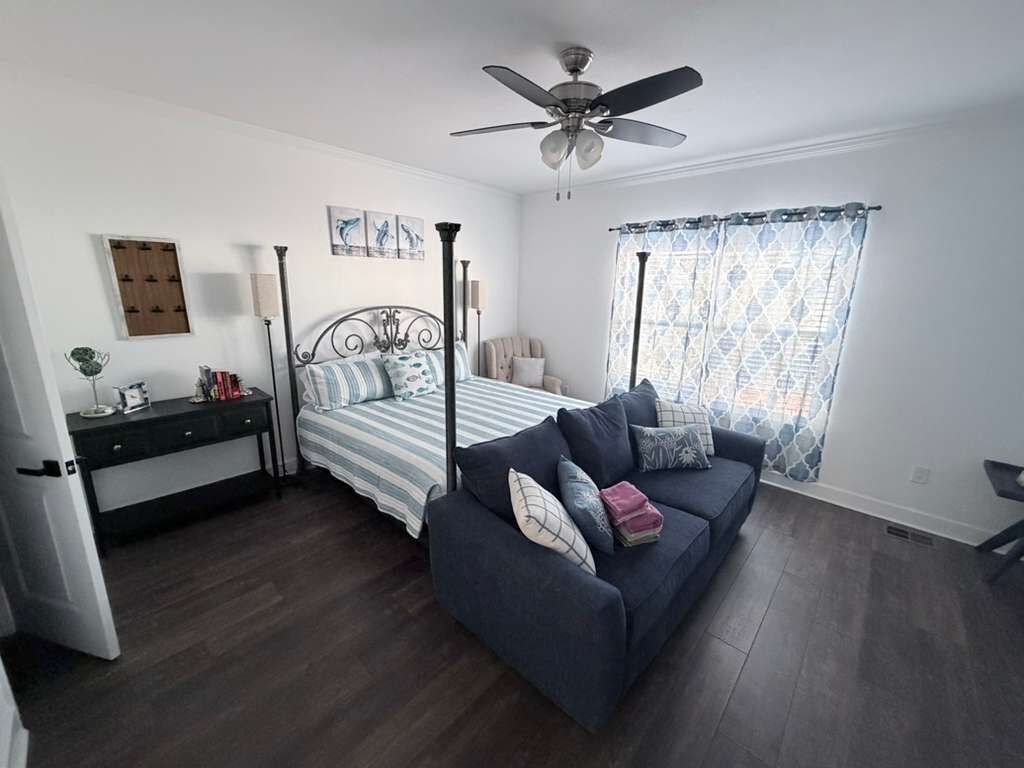 3 habitaciones, escritorio, tabla de planchar con plancha y wifi gratis 