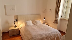 Schreibtisch, Bügeleisen/Bügelbrett, kostenloses WLAN, Bettwäsche