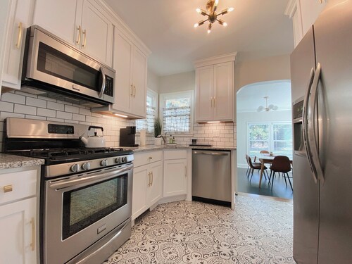 Light and bright 2 bedroom centrally located home