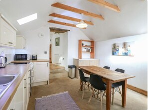 Tủ lạnh, lò vi sóng, lò nướng, bếp nấu 