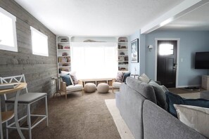 TV - Harbor Heritage House | Lake Views & Sunset Deck (Conneaut)