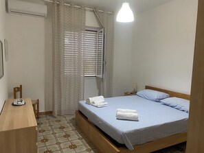 2 bedrooms, iron/ironing board, free WiFi, bed sheets - Fronte Mare 2 (Torre Lapillo)