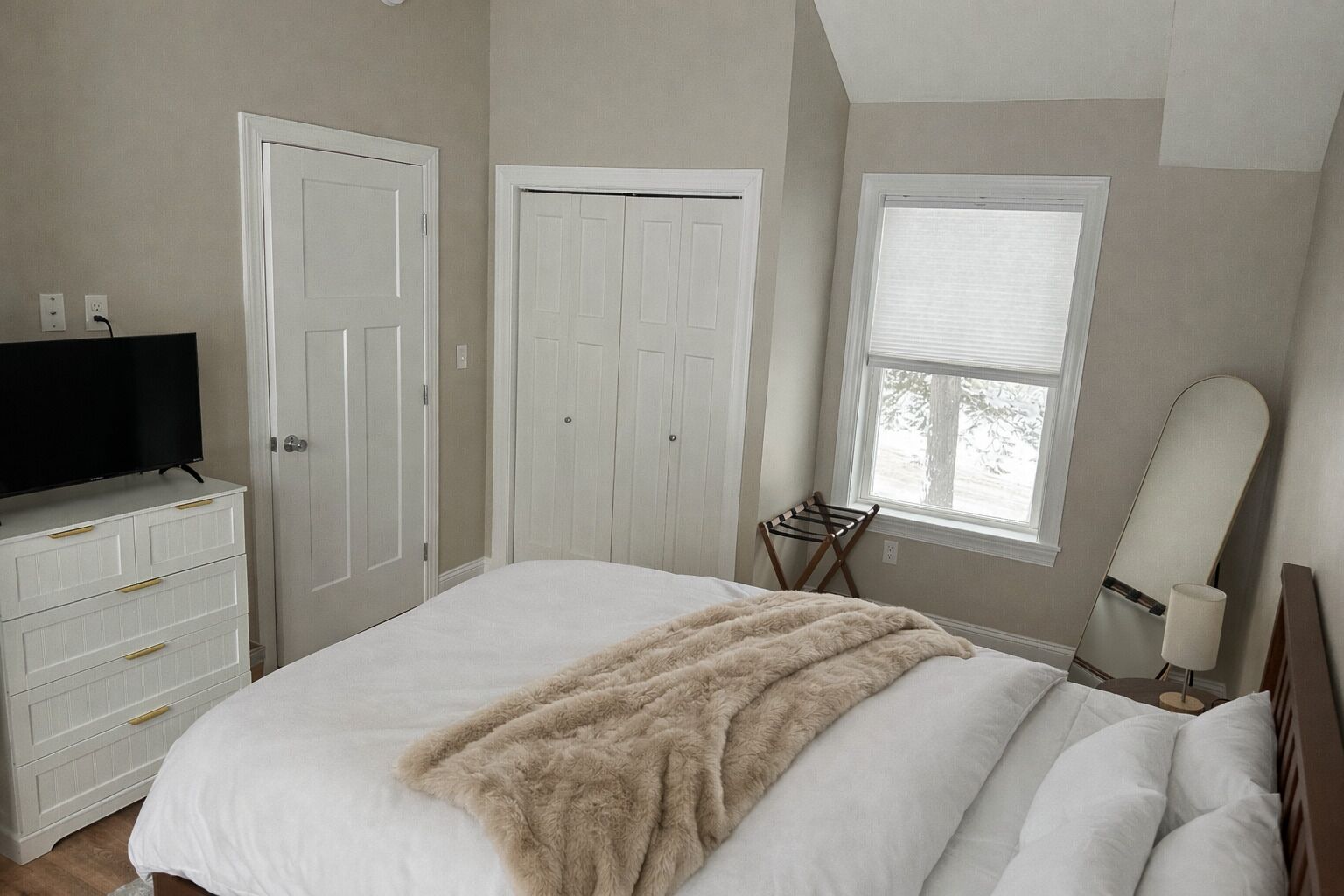 2 chambres, fer et planche à repasser, Wi-Fi, draps fournis