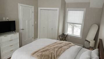 2 chambres, fer et planche à repasser, Wi-Fi, draps fournis