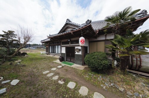 Tsubaki House, an old private house salon in the village of fermentation Kouzaki, a farmhouse in the middle of rice paddies.