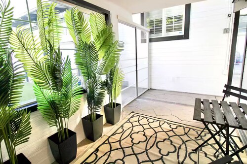 Coziness & convenience w/home gym!