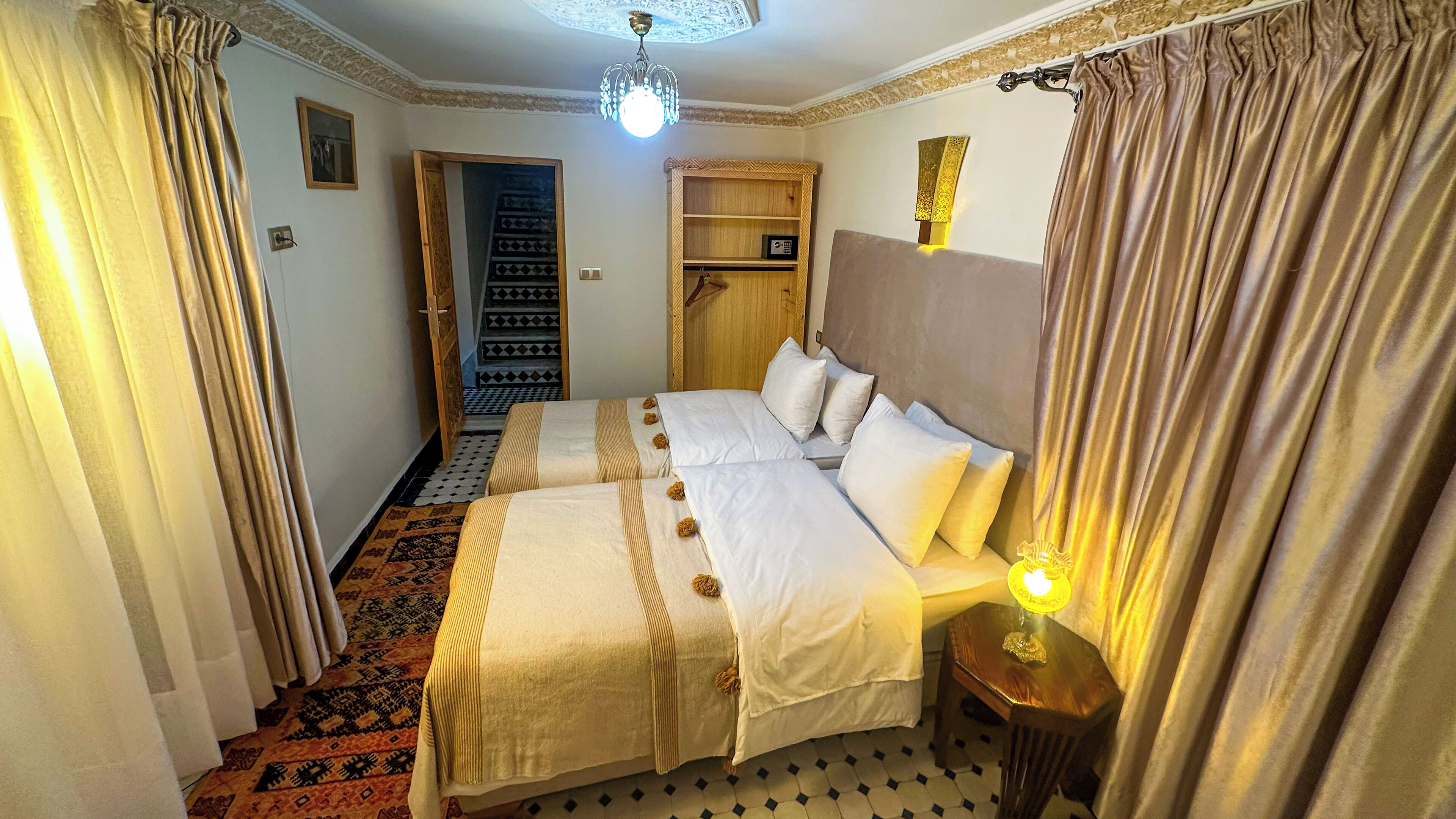 Deluxe Double or Twin Room | Individually decorated, individually furnished, desk, laptop workspace