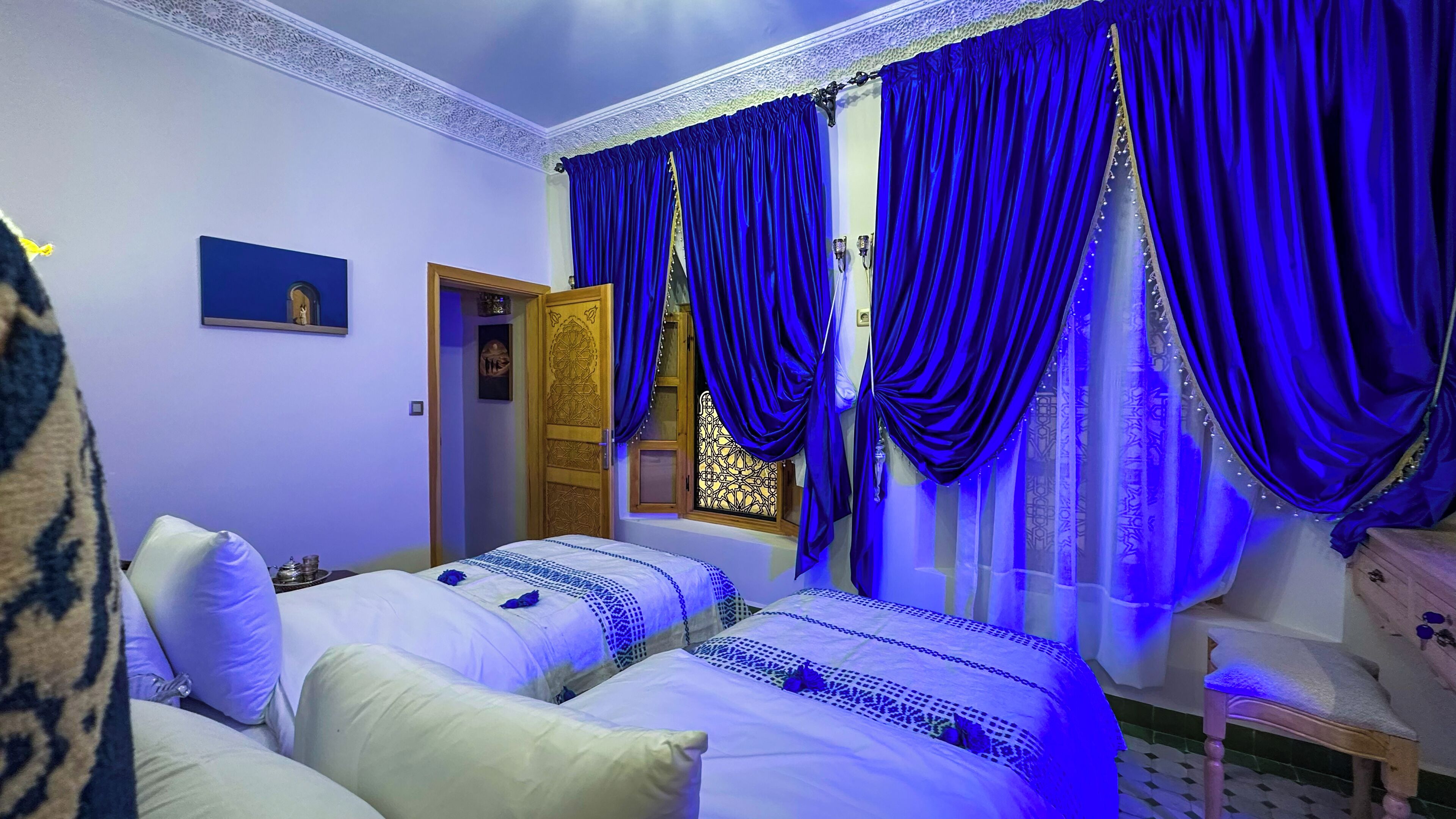 Deluxe Twin kamer | Individueel gedecoreerd, individueel gemeubileerd, een bureau