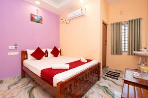 Classic Double Room, City View | Laptop workspace, free WiFi