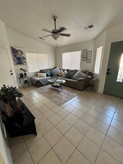 Lovely 3-bedroom home in the Land of Enchantment