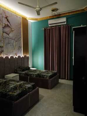 3 bedrooms, iron/ironing board