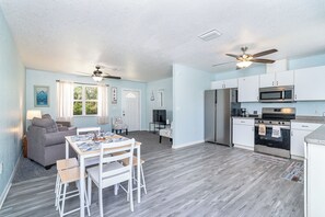 Interior - Quiet and Simple Port Charlotte Stay Near Harbor (Port Charlotte)