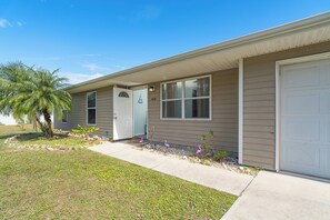 Exterior detail - Quiet and Simple Port Charlotte Stay Near Harbor (Port Charlotte)