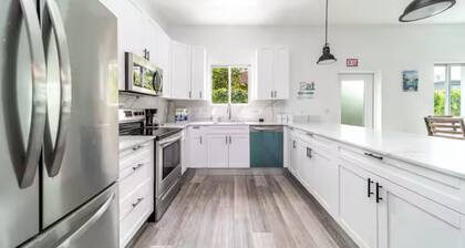 Pool Boutique 4 Villa By the beach, Heated pool Hot tub